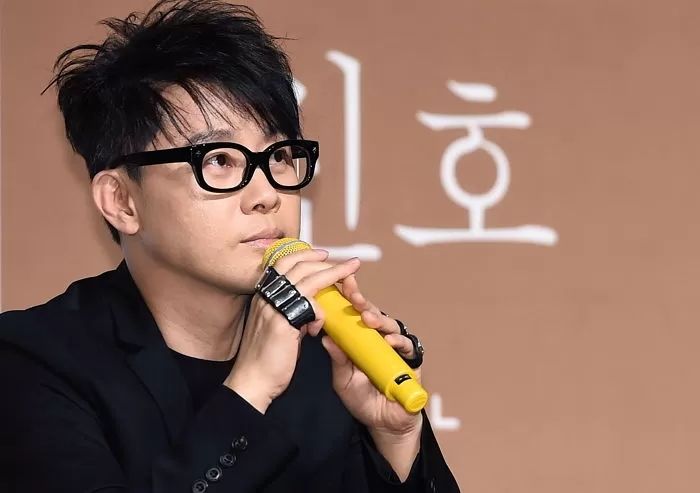 가수 이승환 尹 저격...조국 글 공유하며 “공정과 상식”