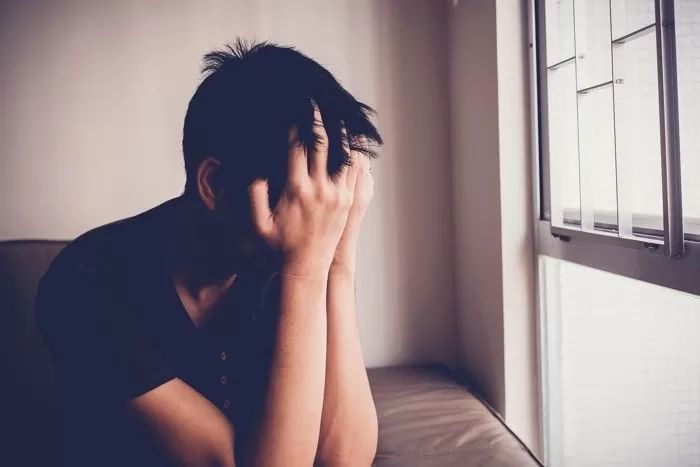 카페서 혼자 공부한다던 여친이 ‘전남친’과 있었습니다...“용서한다vs헤어진다”