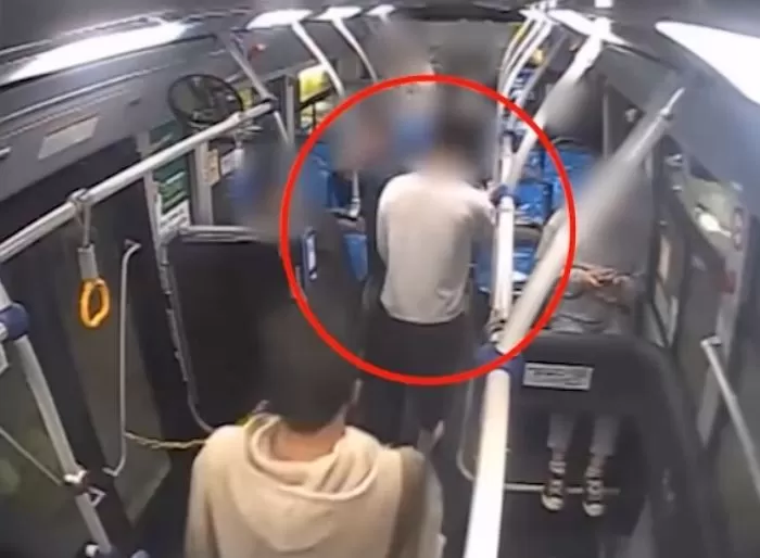 버스에 멀쩡히 착석 하더니 무릎에 ‘실금’ 갔다며 보험 처리 요구한 승객