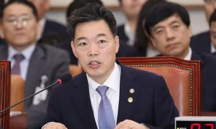 김오수 검찰총장이 사직서 내니까 오늘(18일) ‘면담’하자고 제안한 문재인 대통령