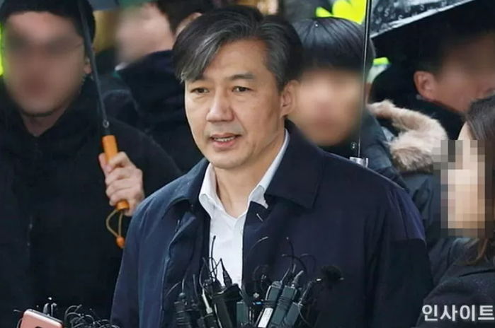 조국 전 법무부 장관 “내 딸·아들이 서울법대 편입했어도 이렇게 했겠나”