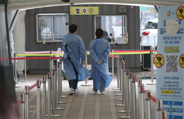 다시 10만명 위로...어제(18일) 국내 코로나 확진자 11만 8,504명