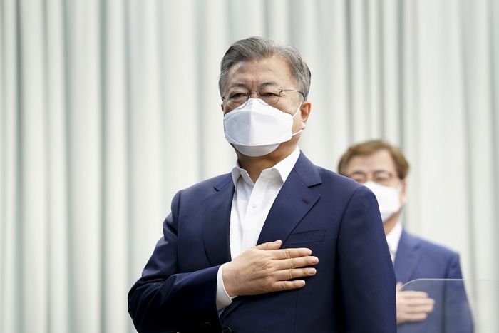 오늘(19일) 밤부터 문 대통령의 성과 자랑하는 4부작 ‘특집 방송’ 방영