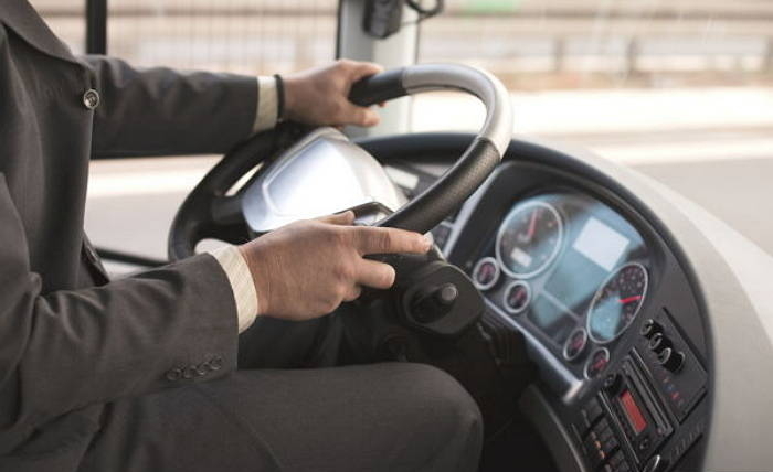 친구 아빠가 운전하는 통학차량 탔다가 고1때부터 4년간 성폭행당한 여성
