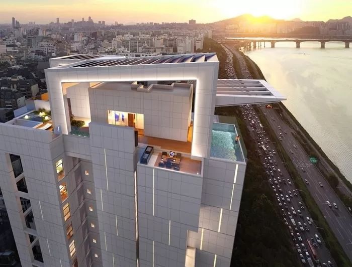 거실에 ‘슈퍼카 4대’ 주차할 수 있는 350억 청담 최고급 주택 완판