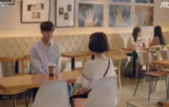 “소개팅녀가 제가 시킨 해물순두부 속 새우 두 마리를 다 가져가 먹어버렸습니다”