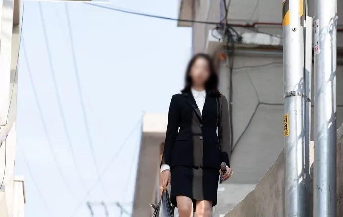 엄마 돌아가신 지 1년 만에 ‘고독사’ 했던 28세 여성이 끝내 남기지 못한 ‘유서’ (영상)