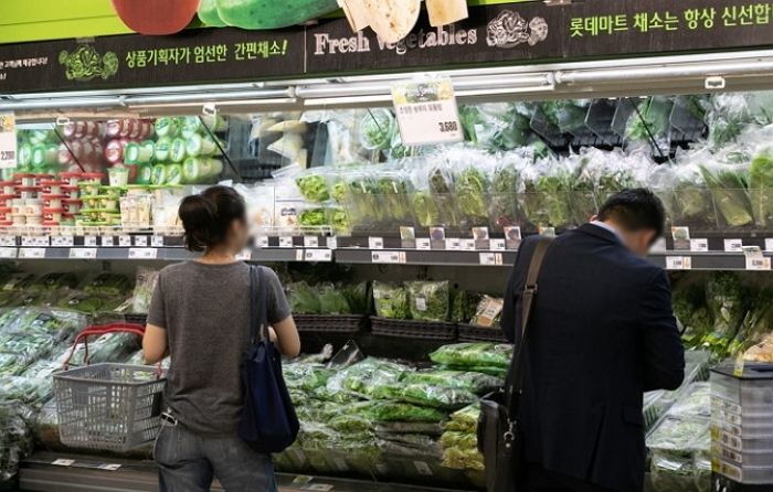 ‘러우 전쟁’ 직격탄 맞은 한국, 올해 물가 상승률 아시아서 두 번째로 높아