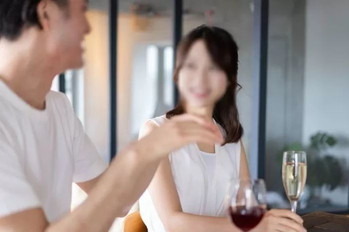 소개팅서 ‘무기매매업자’라던 남친이 알고보니 ‘게임 아이템 판매자’ 였습니다