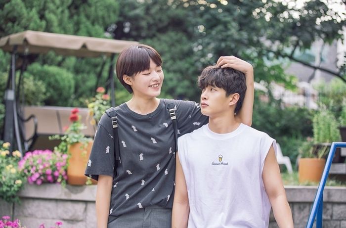 42년 동안 한국 20대 여성의 평균키 155.4cm에서 ‘이만큼’이나 더 커졌다