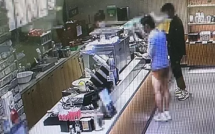 엉덩이 훤히 드러낸 채로 전국 휩쓸고 다닌 40대 ‘티팬티남’, 벌금 15만원