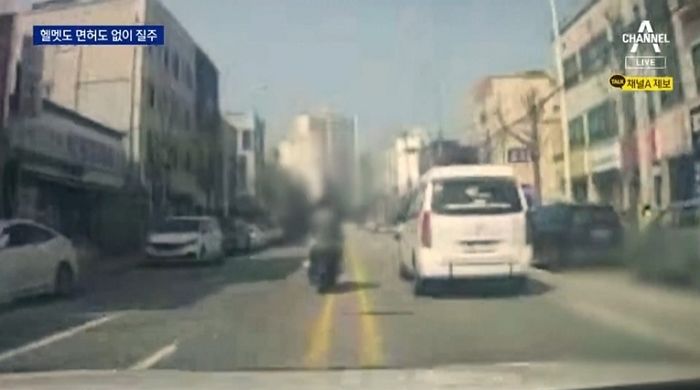 헬멧도 안 쓰고 무면허로 질주하다 경찰과 추격전 끝에 붙잡힌 10대들