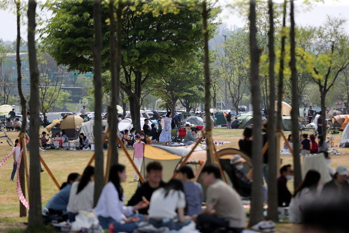 윤석열 인수위 “한달 내 ‘실외마스크 해제’ 선언 검토”