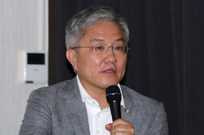 민주당 최강욱 의원, 성희롱 발언 논란...“OOO 아니라 짤짤이로 들어”