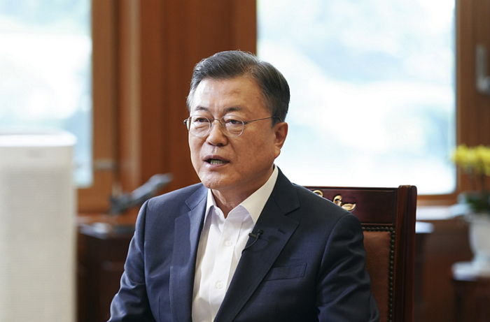 문 대통령, 검수완박 법안 공포...국무회의 의결