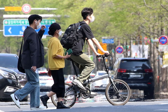 “전국 맑고, 초여름 시작”...오늘 낮 최고기온 29도까지 오른다