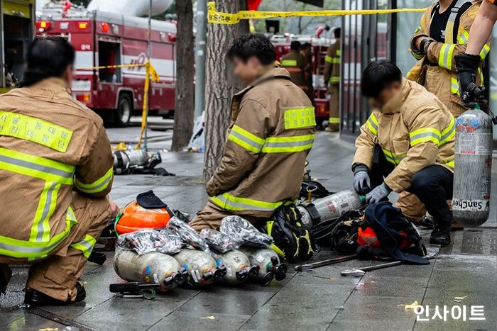 오늘(4일)은 전세계 소방관들의 헌신에 감사하는 ‘국제 소방관의 날’입니다