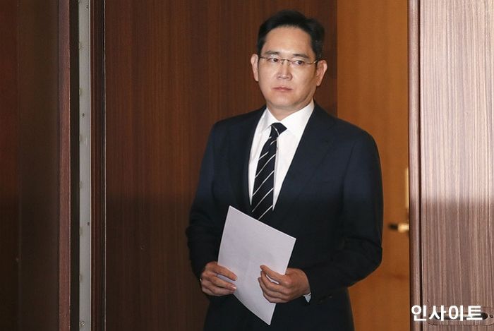 정부 요구 다 들어줬는데도 결국 이재용 사면 안 해주고 퇴임하는 문재인 대통령