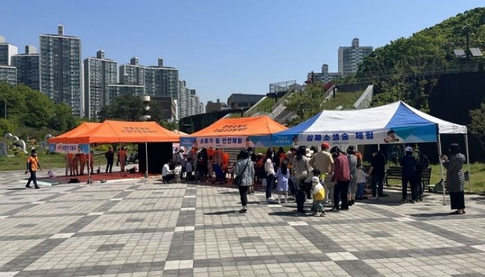 심정지로 쓰러졌는데 때마침 119 심폐소생술 체험행사 있어 목숨 건진 행운남