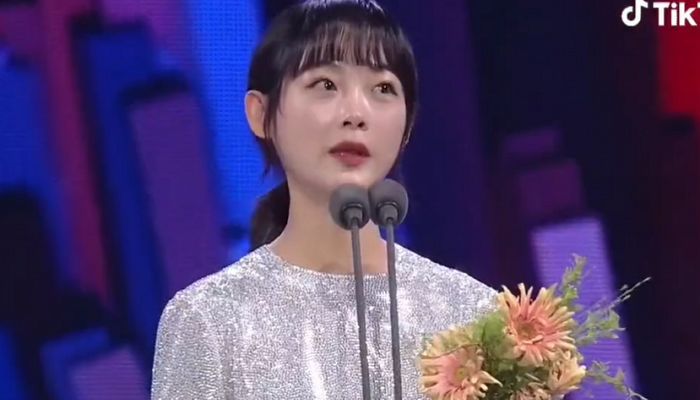 ‘배달 알바’ 뛰며 생활비 벌던 이유미가 백상예술대상 ‘신인상’ 받고 남긴 감동 소감 (영상)