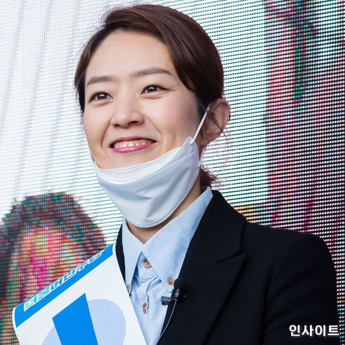 고민정 “5월 9일, 文 대통령 마지막 퇴근길 외롭지 않게 함께 해달라”