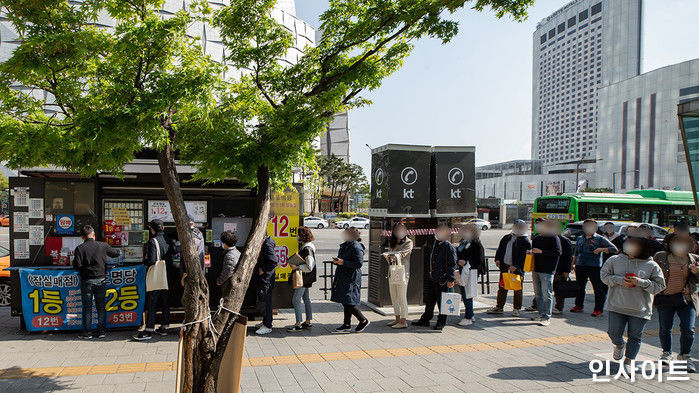 이번주 로또 1등 당첨자 10명, 각각 24억씩 받는다