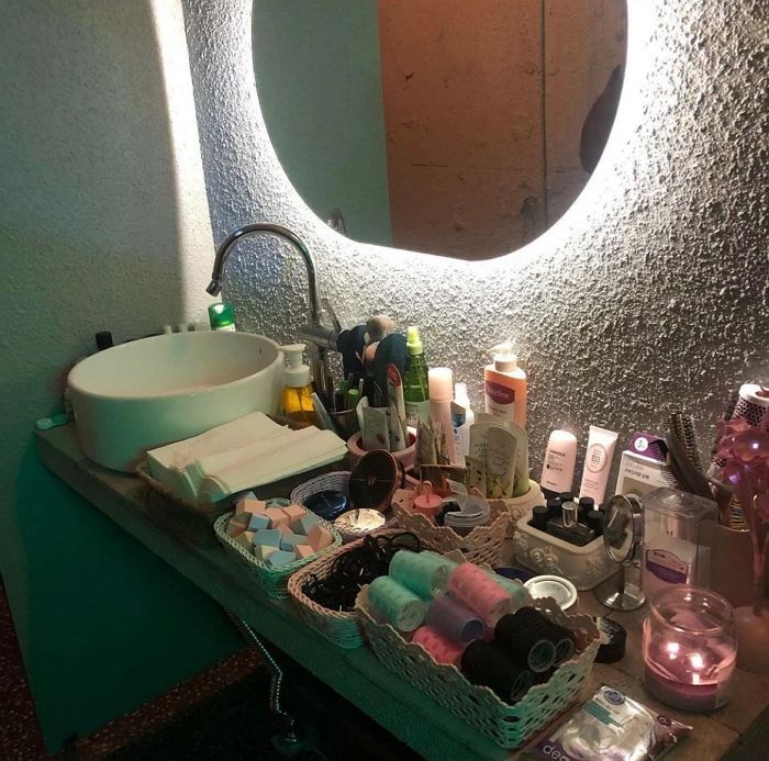 남자들은 상상도 못하는 합정동 한 술집의 여자화장실 내부 모습