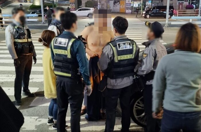 인터넷 방송하다 시비 “싸우러 간다”...야구선수 출신 조폭 흉기 들고 부산 활보