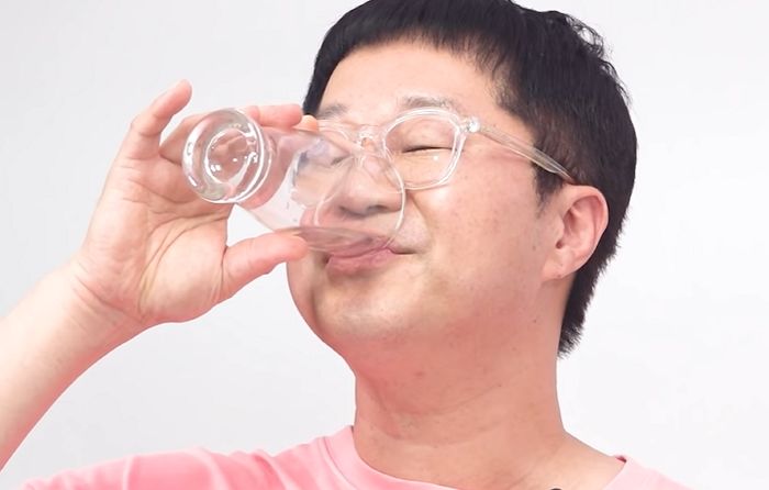 맥주 글라스에 가득 담긴 ‘소주’ 물 마시듯 원샷한 ‘주당’ 지상렬 (영상)