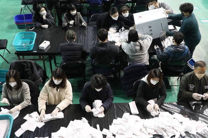 6월 1일 열리는 지방선거 투·개표 사무원 모집에 서울대생 600명 지원