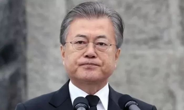 문재인 전 대통령, 퇴임 하루 만에 ‘고발’ 당했다