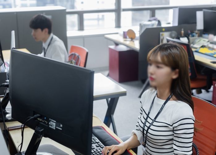 “업무 지옥 vs 인간관계 지옥”...둘 중 한 회사만 선택해 다녀야 한다면?