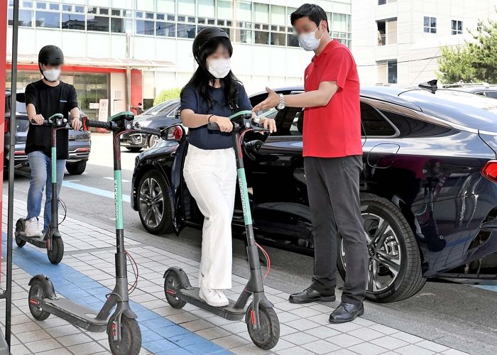 앞으로 킥보드 탄 뒤 지하철·버스 갈아타면 ‘환승할인’ 된다
