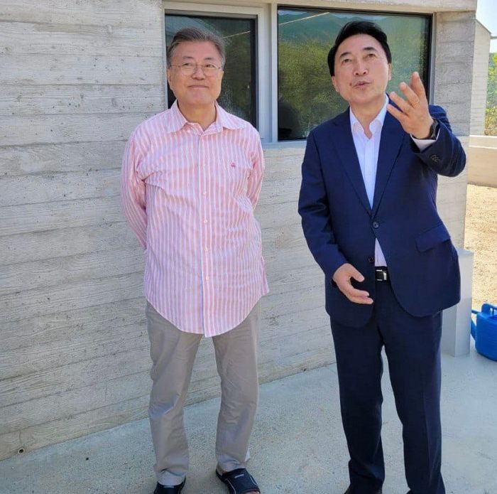 文 전 대통령 만난 박수현 “딱 하루만에 생기 넘쳐...마치 5년 전 모습”