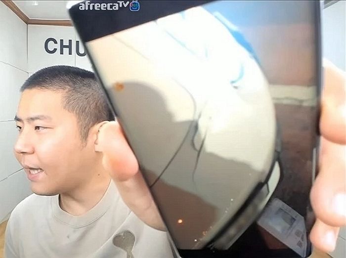 “철구 2억 포르쉐 박살 났다”...강원도 여행간 철구의 갑작스러운 사고 소식