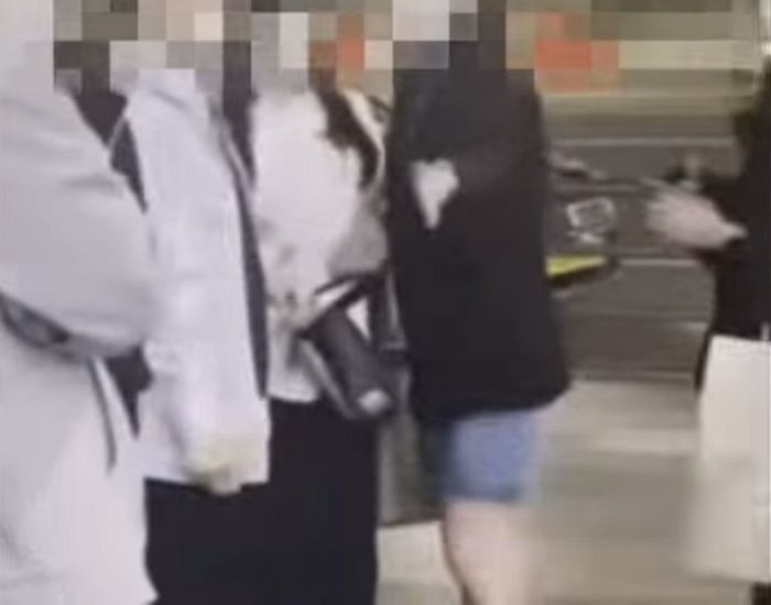 만취녀가 택시기사 폭행하자 온몸으로 막아준 천사 여성들 (영상)