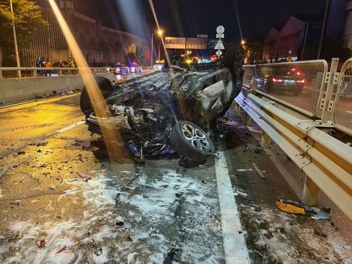 부산서 20대 여성 만취 운전으로 차량 전복 후 화재...동승자 1명 사망