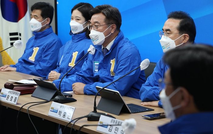 北 미사일 ‘발사체’라던 민주당, 북한 미사일 쐈는데도 NSC 안 열었다며 윤 대통령 맹공