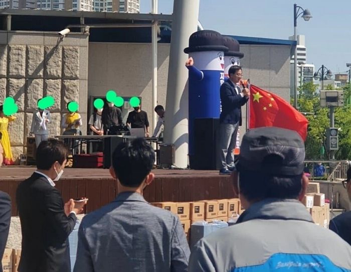 중국동포 축제 참여해 ‘오성홍기’ 옆에서 축하 연설한 김동연 민주당 경기도지사 후보