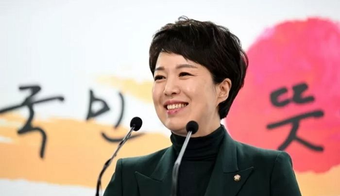 민주당 ‘성희롱 사건’ 이후 여심 5.8% 빠져 김은혜에 밀리고 있는 김동연 경기지사 후보