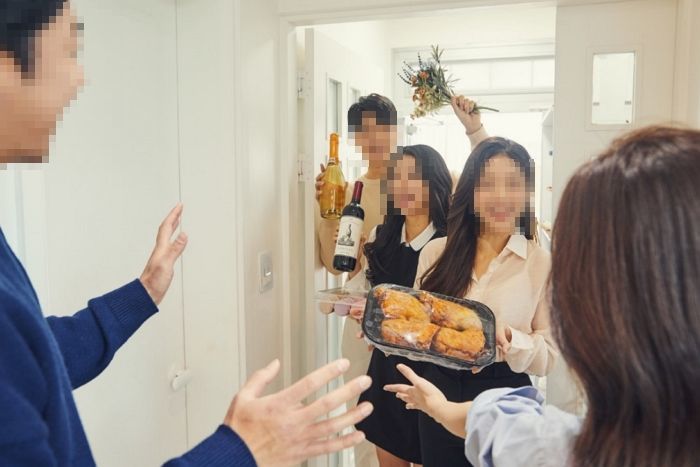 집들이에 대학 동창들 초대하며 CC였던 ‘전남친’도 부르겠다는 아내