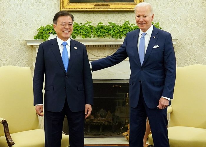 “오늘 방한 조 바이든, 문재인 전 대통령 안 만난다”...‘비공식 만남’ 불발된 이유