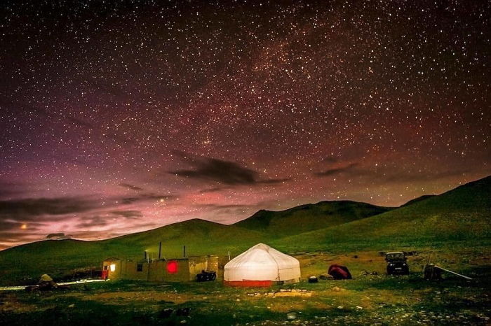 게르 위로 별 쏟아지는 장면 볼 수 있어 캠핑족 1순위 여행지로 꼽히는 몽골 (사진)