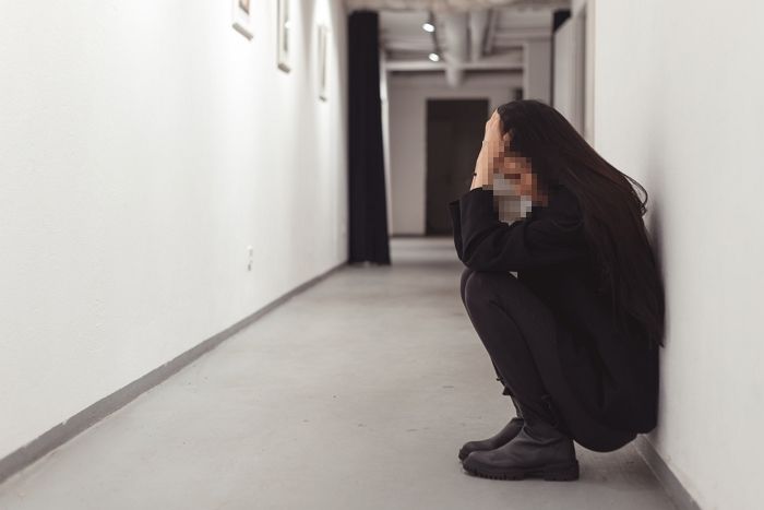 회사 몰래 카페 차리고 겸직한 동료 인사과에 고자질 해 해고당하게 한 회사원