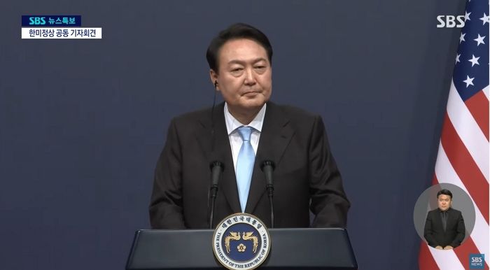 “윤 정부에는 대부분 남성만”...미국 기자 지적에 윤석열 대통령이 한 말 (영상)