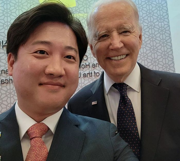 한미정상 만찬서 바이든 만나 통역 없이 대화한 ‘하버드 출신’ 이준석