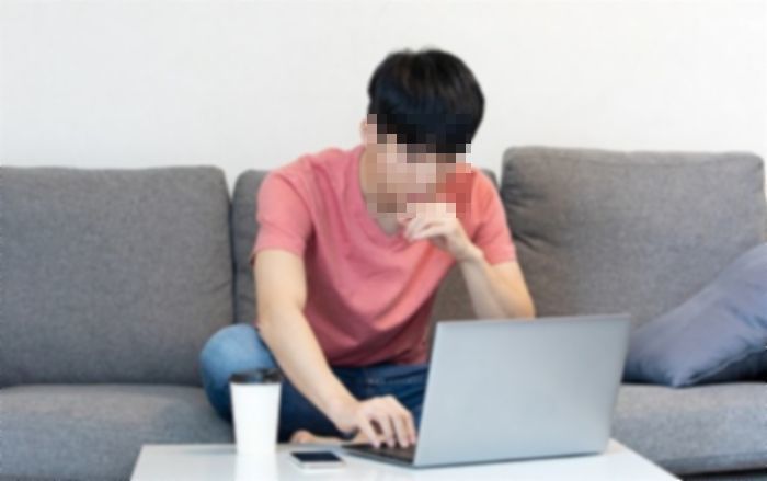 술 취한 여친 친구에게 고백 DM 온다면 “말해야 한다 vs 비밀로 한다”