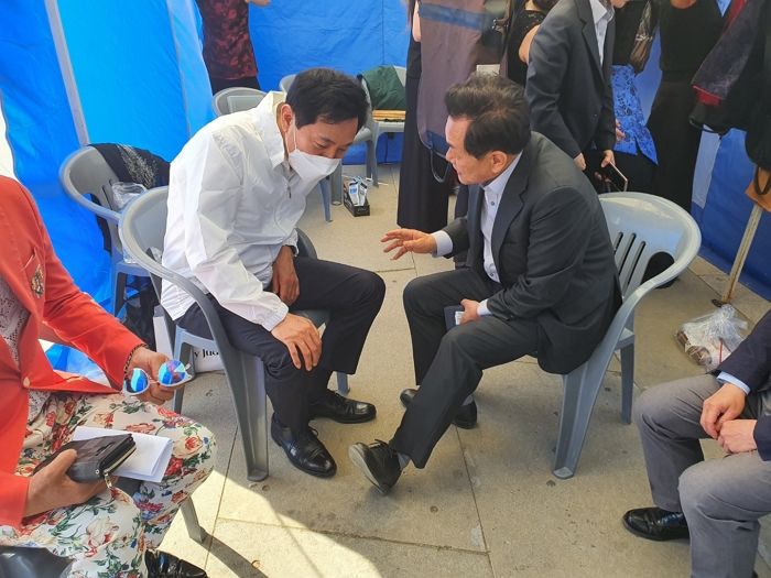 오세훈 “교육감 후보 단일화 꼭 해야”...조영달 “끈 놓지 않고 있다”