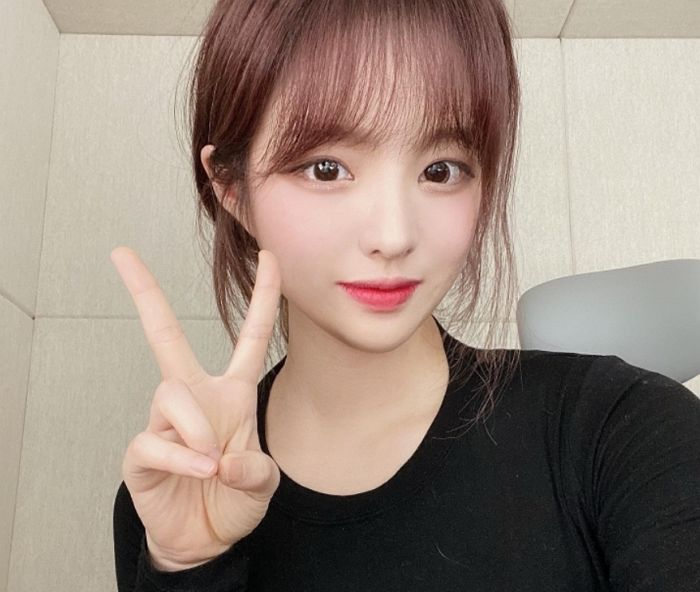 화장실에 5시간 동안 갇혀있다가 생명 위협 느껴 문 박살 내고 탈출한 여캠