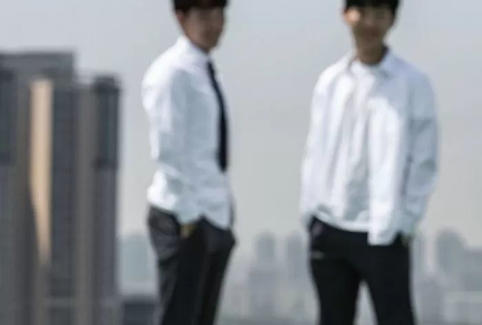 나이 속이고 술 주문한 뒤 경찰에 신고하겠다며 협박해 돈 뜯어낸 중학생들